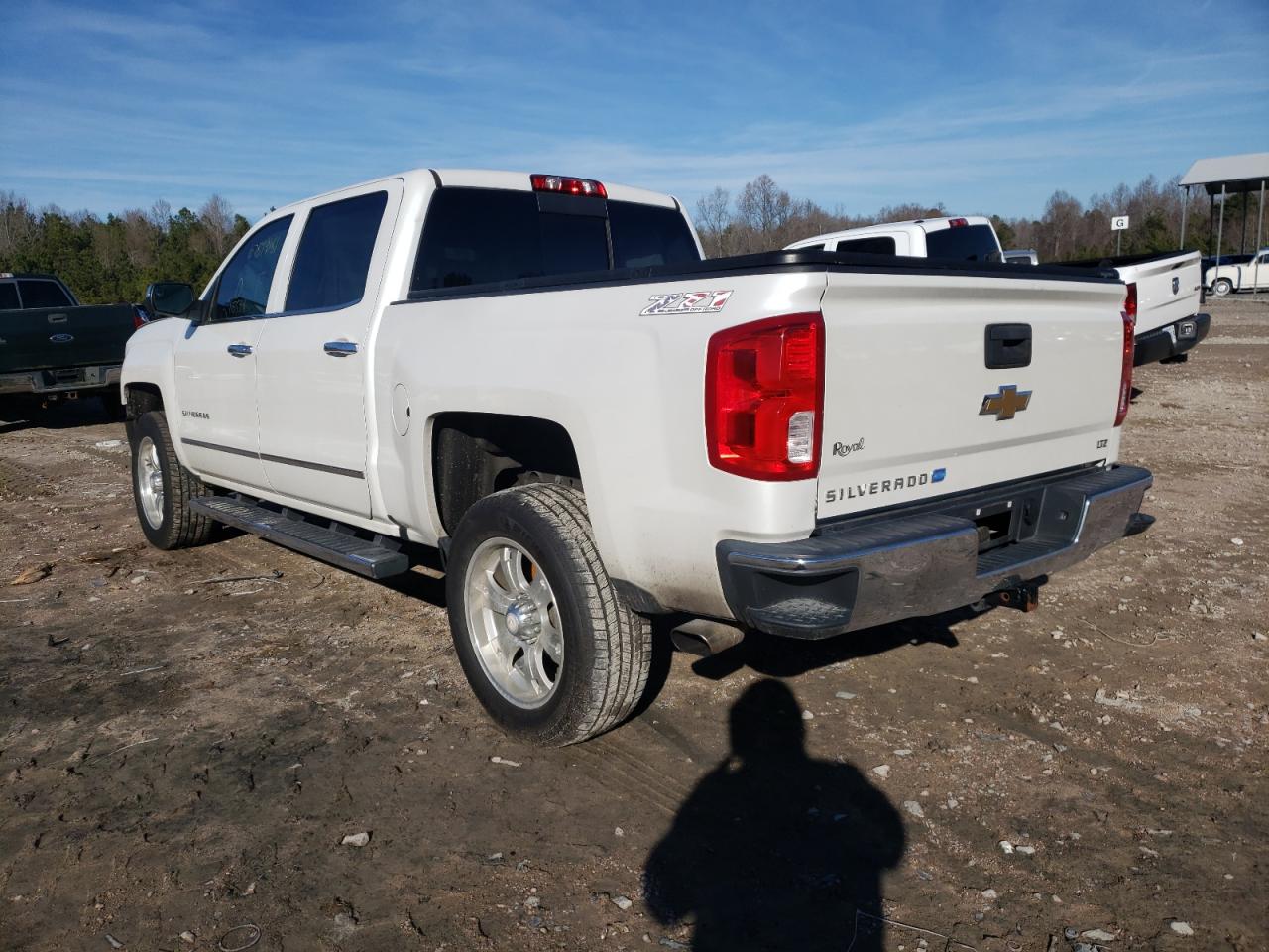 Photo 3 from auction – 2018 CHEVROLET SILVERADO with VIN 3GCUKSER3JG407399