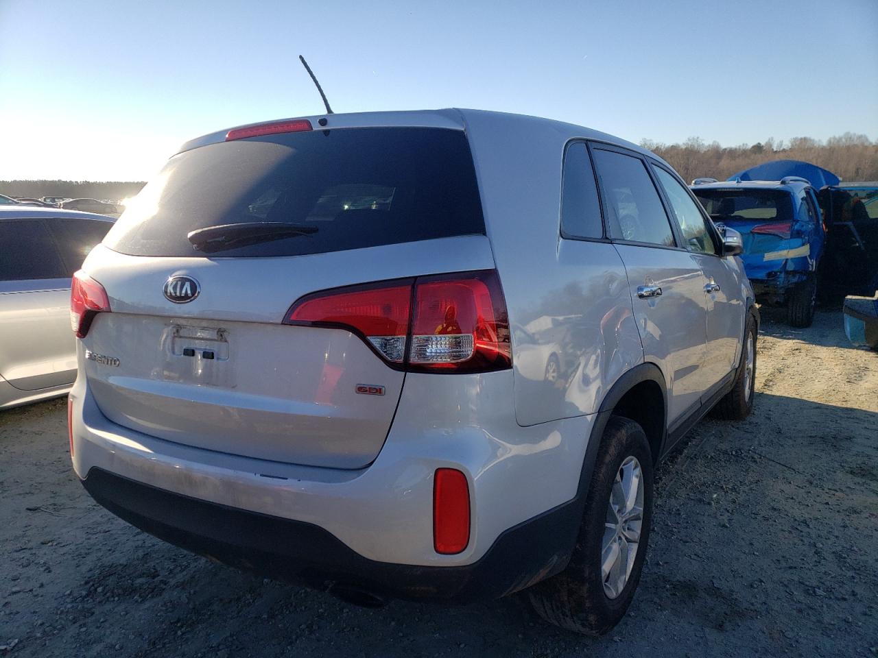Photo 4 from auction – 2014 KIA SORENTO LX with VIN 5XYKTDA68EG426157