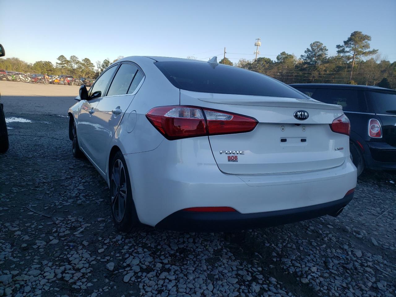 Photo 3 from auction – 2015 KIA FORTE EX with VIN KNAFX4A81F5316792