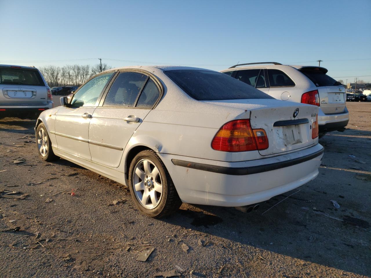 Photo 3 from auction – 2005 BMW 325 IS SUL with VIN WBAAZ33465KW75175