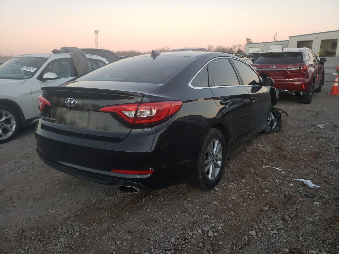 Photo 4 from auction – 2015 HYUNDAI SONATA SE with VIN 5NPE24AF0FH204318