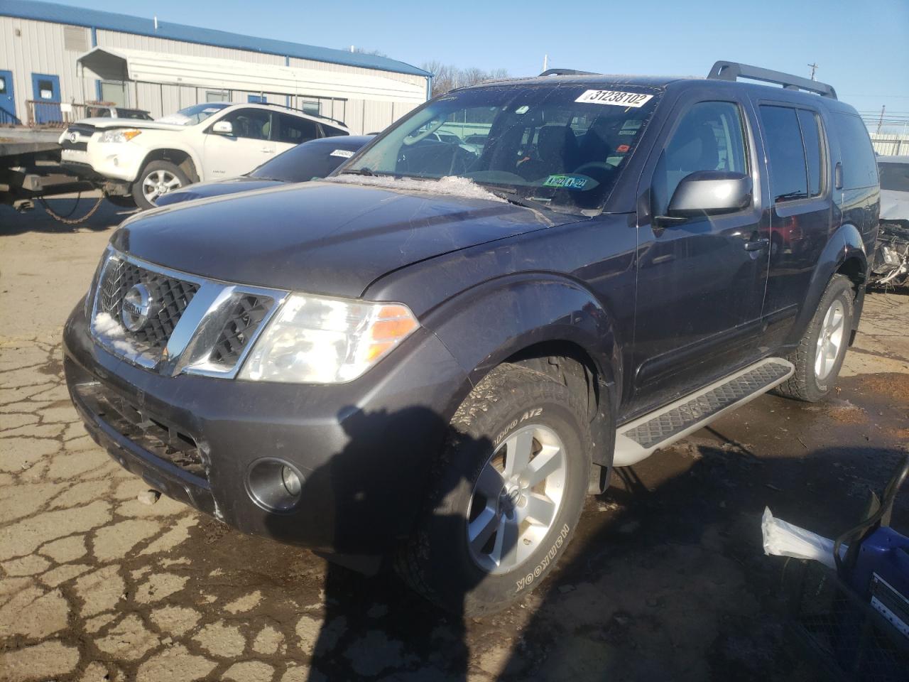 Photo 2 from auction – 2011 NISSAN PATHFINDER with VIN 5N1AR1NB6BC607916