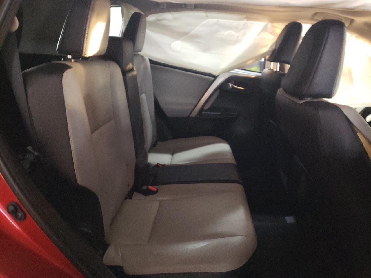 Photo 6 from auction – 2016 TOYOTA RAV4 LIMIT with VIN JTMDFREV2GJ084271