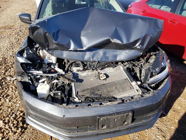 Photo 9 from auction – 2017 VOLKSWAGEN JETTA S with VIN 3VW2B7AJ5HM216855