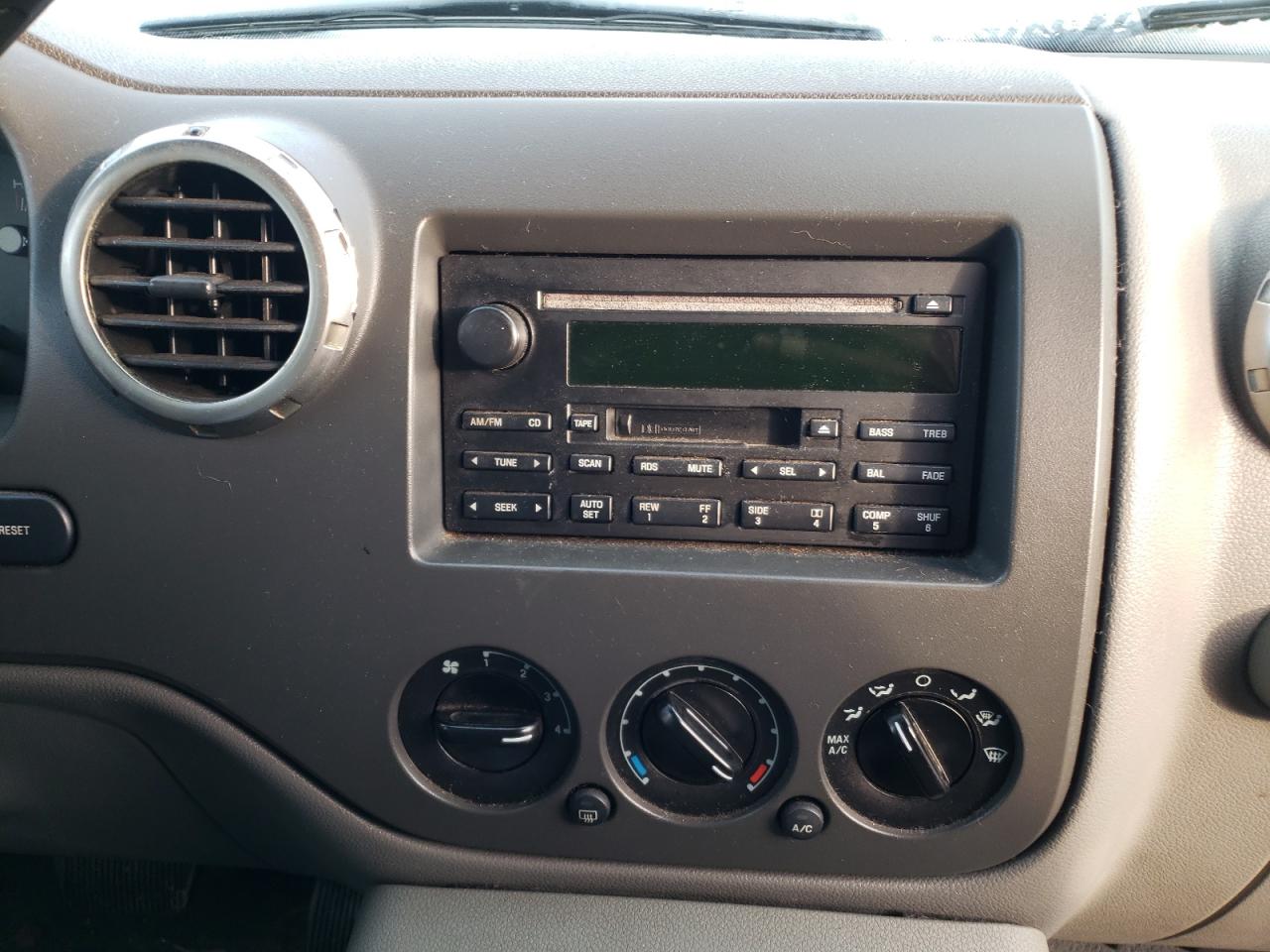 Photo 9 from auction – 2004 FORD EXPEDITION with VIN 1FMRU15W24LB90799
