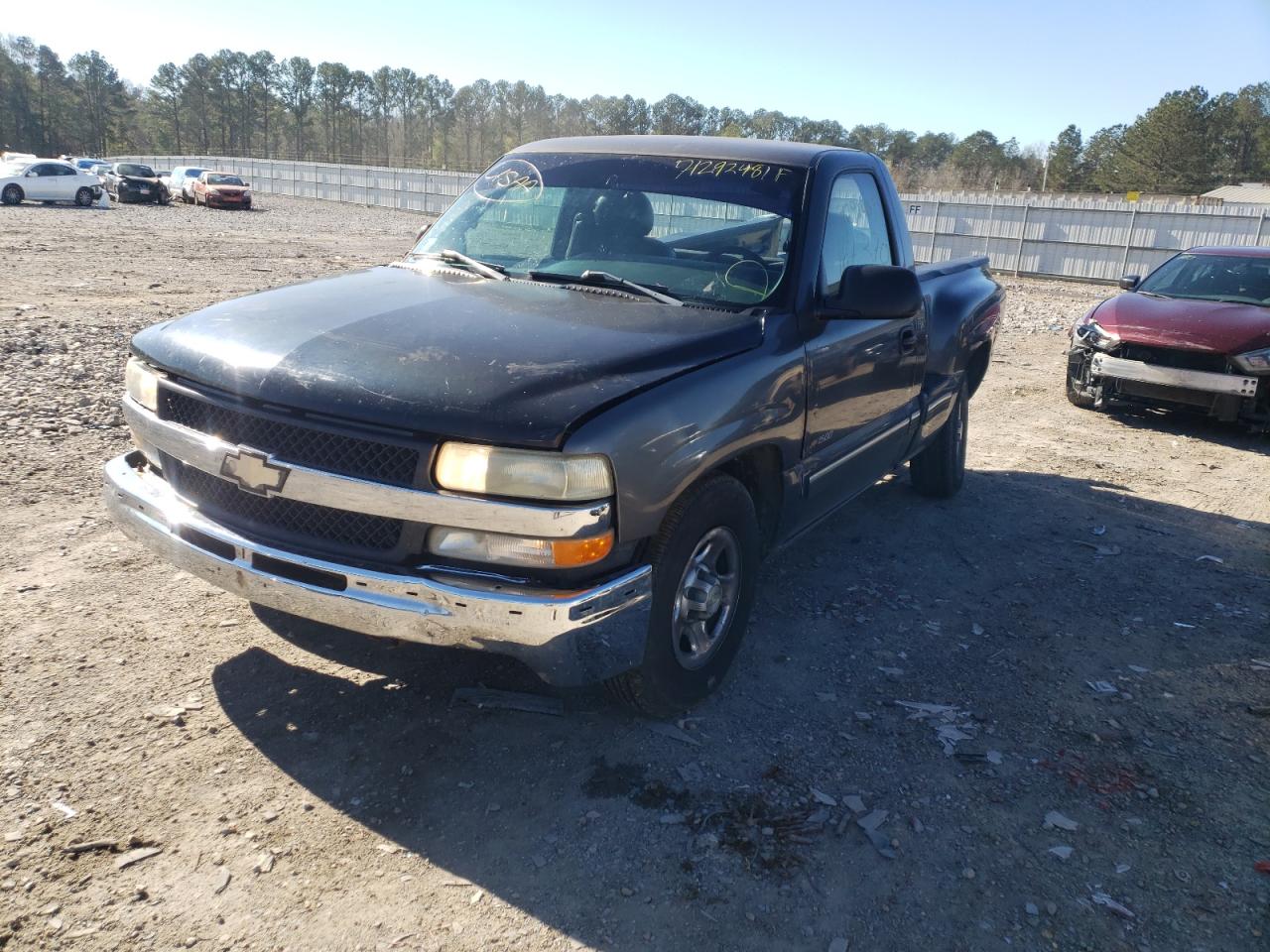 Photo 2 from auction – 2000 CHEVROLET SILVERADO with VIN 1GCEC14W9YZ196688