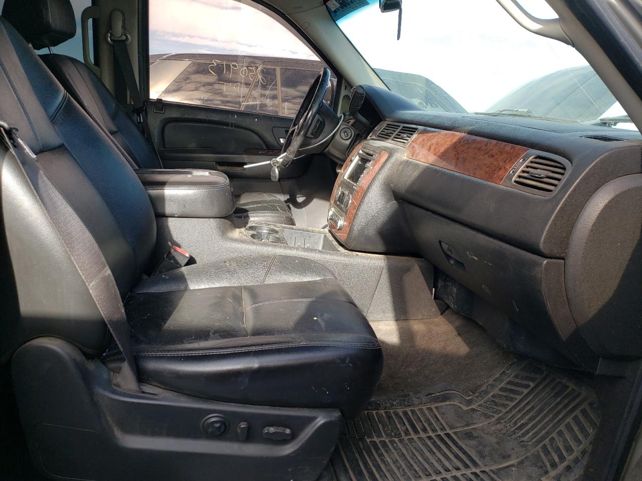 Photo 5 from auction – 2007 CHEVROLET AVALANCHE with VIN 3GNFK12367G221245