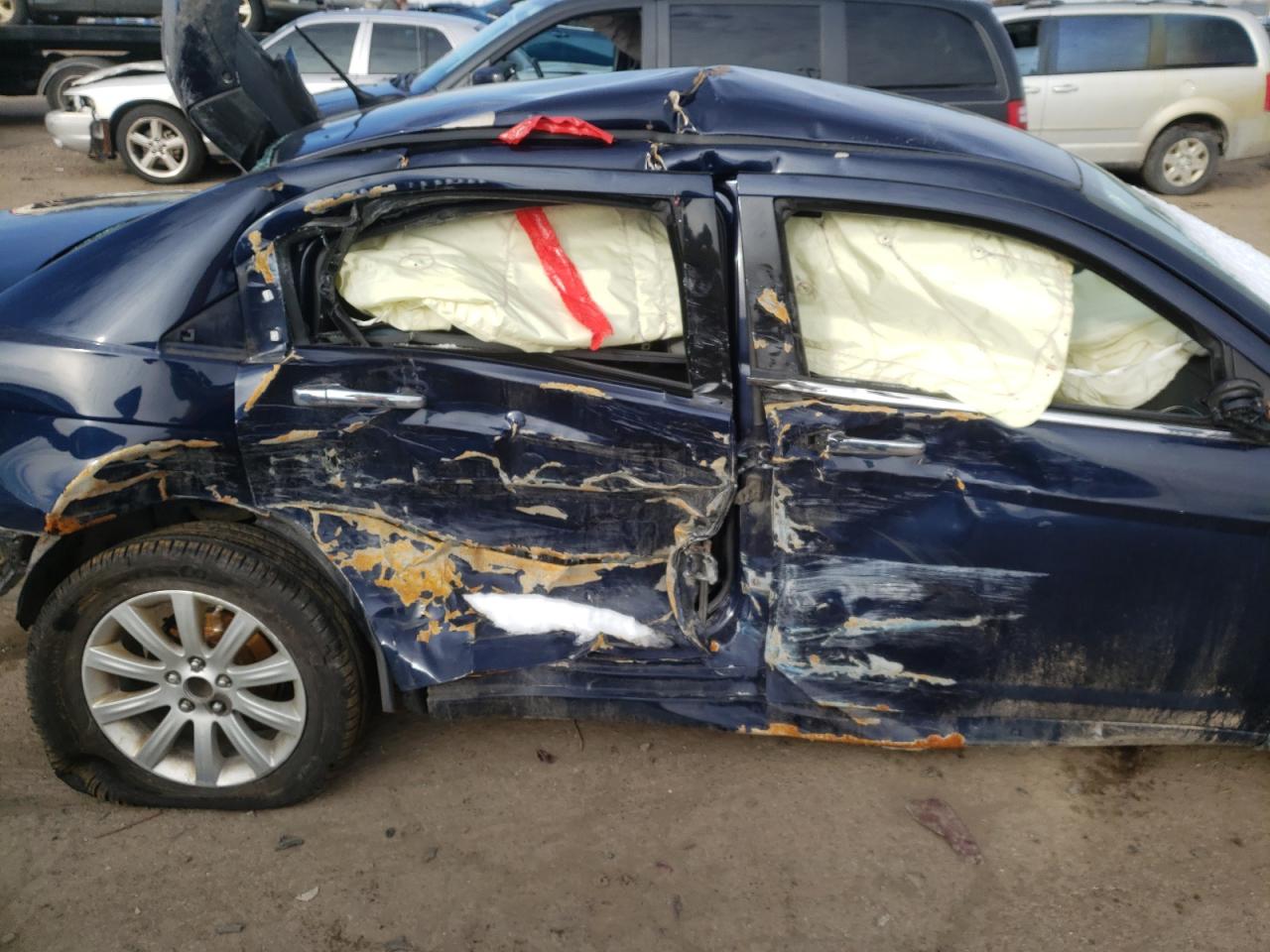 Photo 9 from auction – 2013 CHRYSLER 200 LIMITE with VIN 1C3CCBCG0DN595793