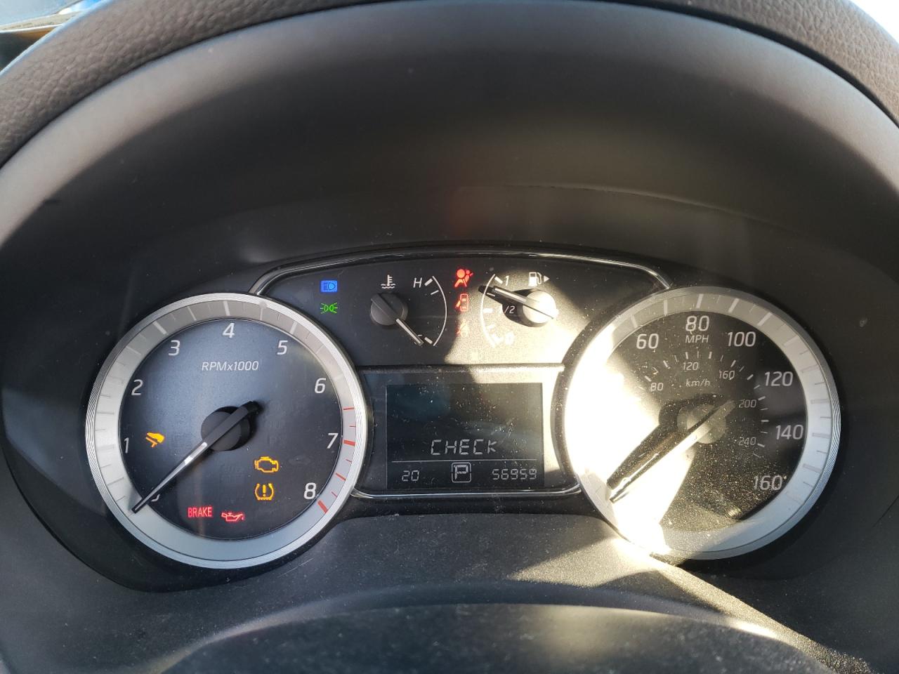 Photo 8 from auction – 2015 NISSAN SENTRA S with VIN 3N1AB7AP4FY300421