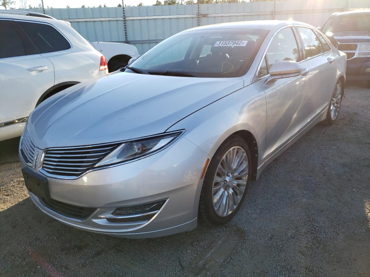 Photo 2 from auction – 2013 LINCOLN MKZ with VIN 3LN6L2G90DR801739