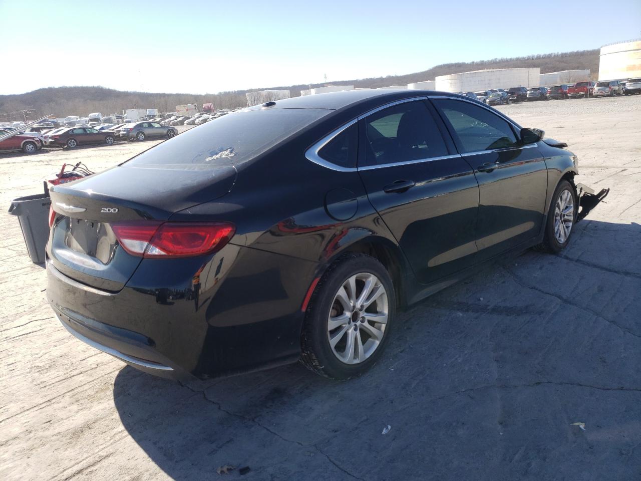 Photo 4 from auction – 2015 CHRYSLER 200 LIMITE with VIN 1C3CCCAB5FN745980