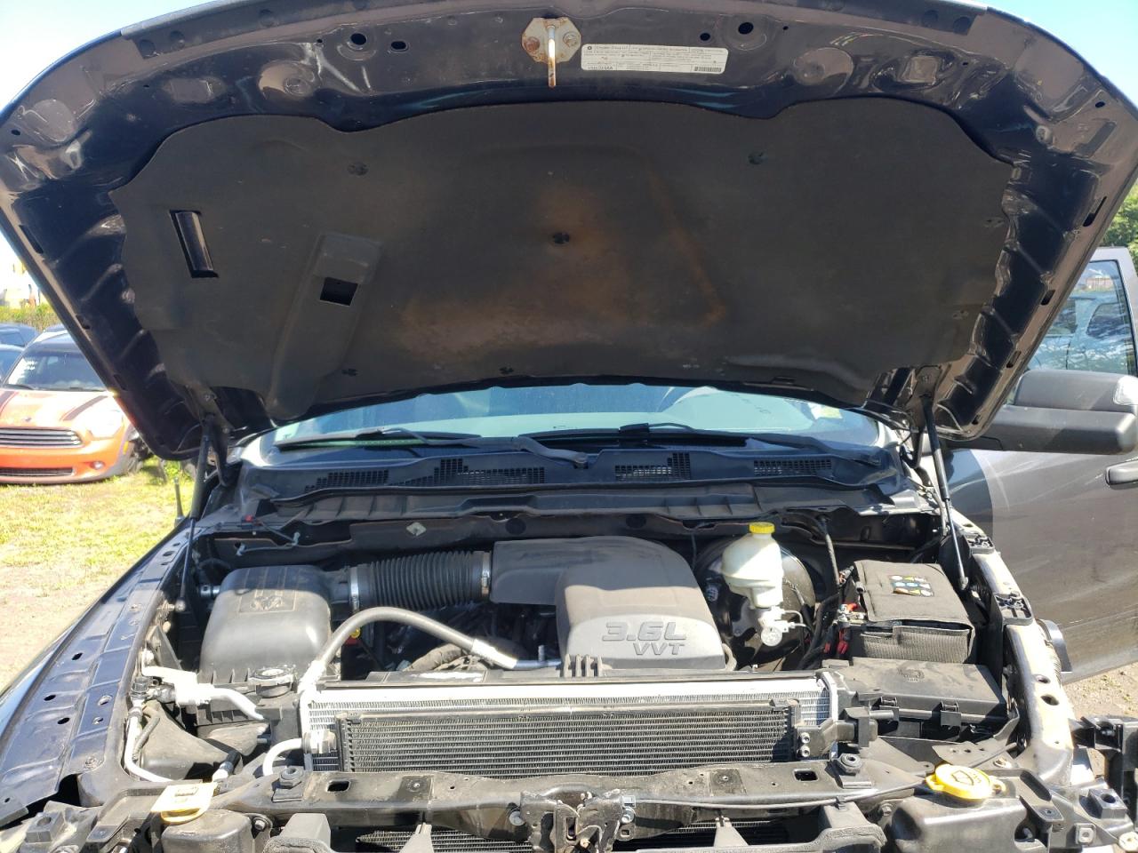 Photo 7 from auction – 2014 RAM 1500 ST with VIN 1C6RR7FG5ES242408