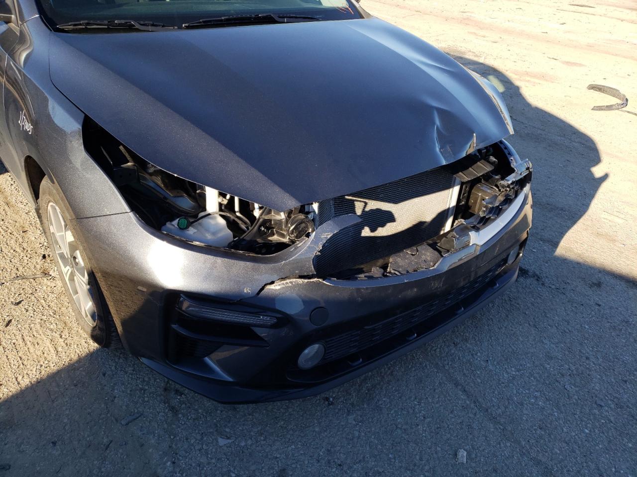 Photo 9 from auction – 2021 KIA FORTE FE with VIN 3KPF24AD1ME347900