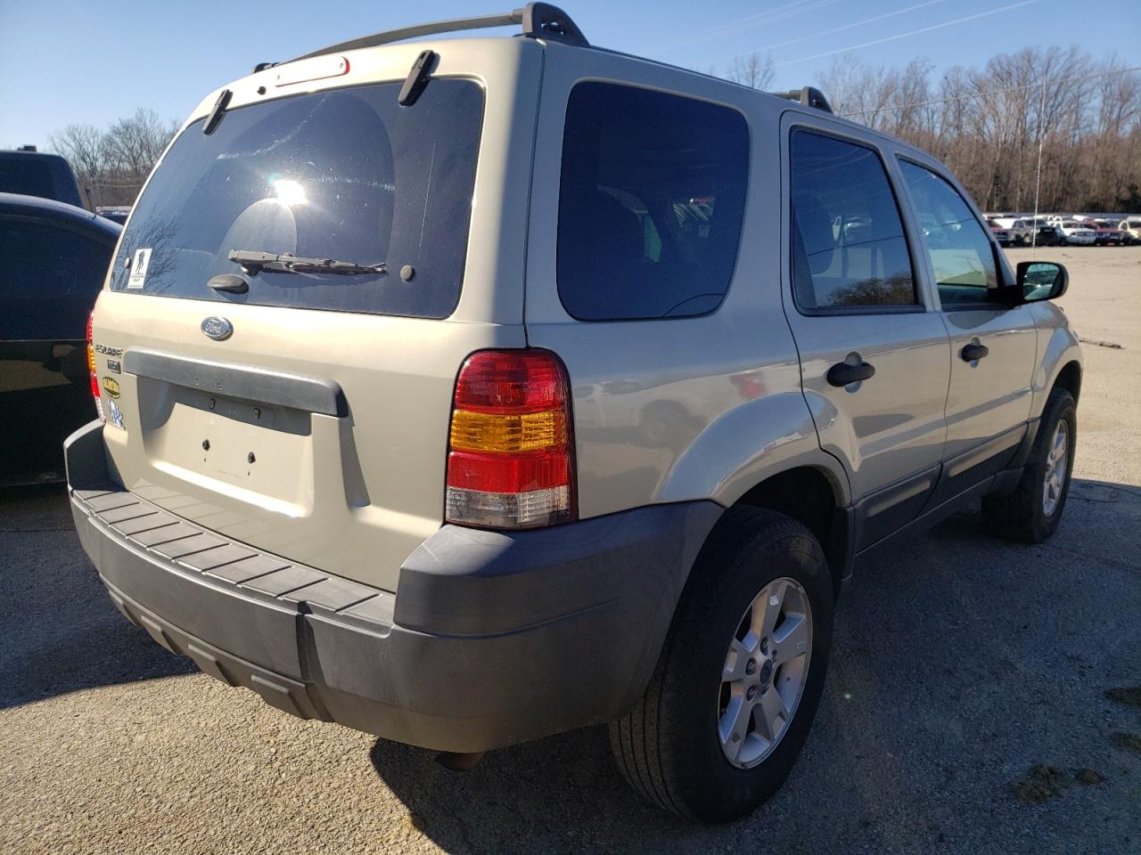 Photo 4 from auction – 2005 FORD ESCAPE XLT with VIN 1FMYU93135DA02112