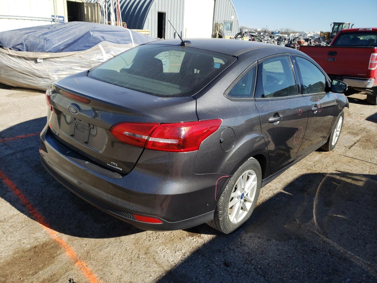 Photo 4 from auction – 2016 FORD FOCUS SE with VIN 1FADP3F21GL355555