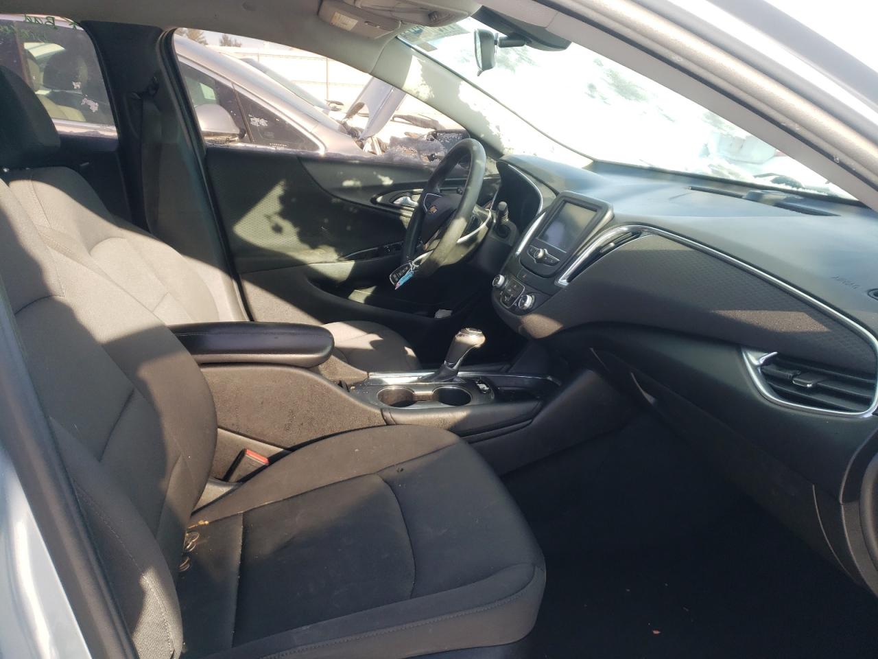 Photo 5 from auction – 2017 CHEVROLET MALIBU LT with VIN 1G1ZE5ST8HF129294