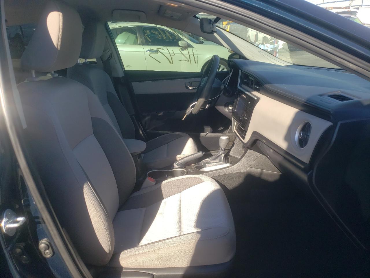 Photo 5 from auction – 2017 TOYOTA COROLLA L with VIN 5YFBURHE8HP714607