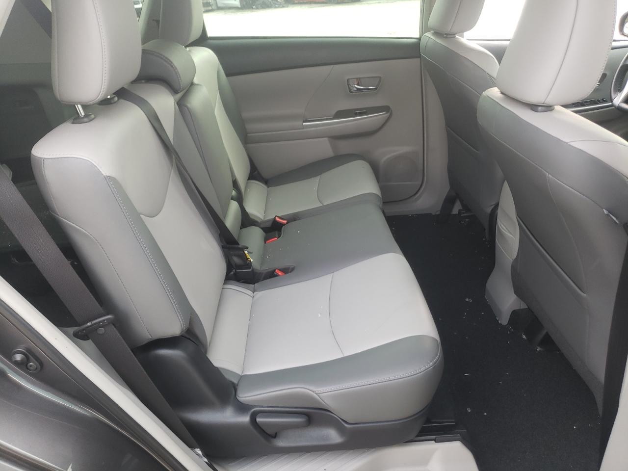 Photo 6 from auction – 2017 TOYOTA PRIUS V with VIN JTDZN3EU9HJ059446