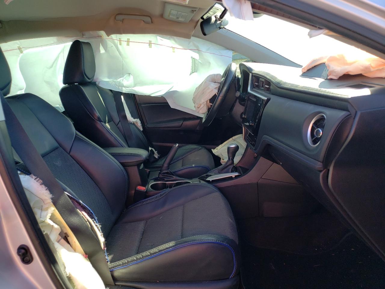 Photo 5 from auction – 2017 TOYOTA COROLLA L with VIN 5YFBURHEXHP676166