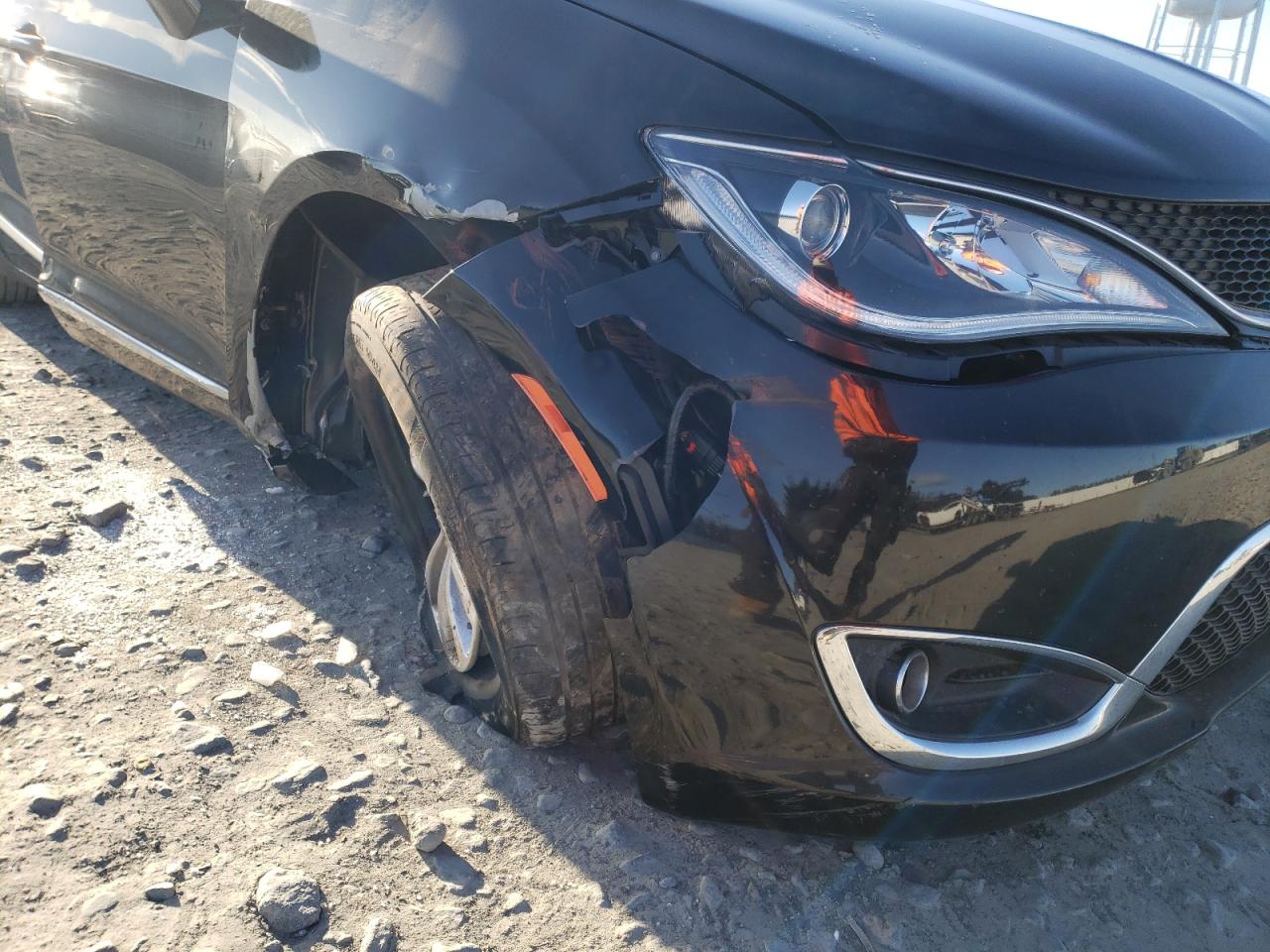 Photo 9 from auction – 2018 CHRYSLER PACIFICA T with VIN 2C4RC1EG7JR261904