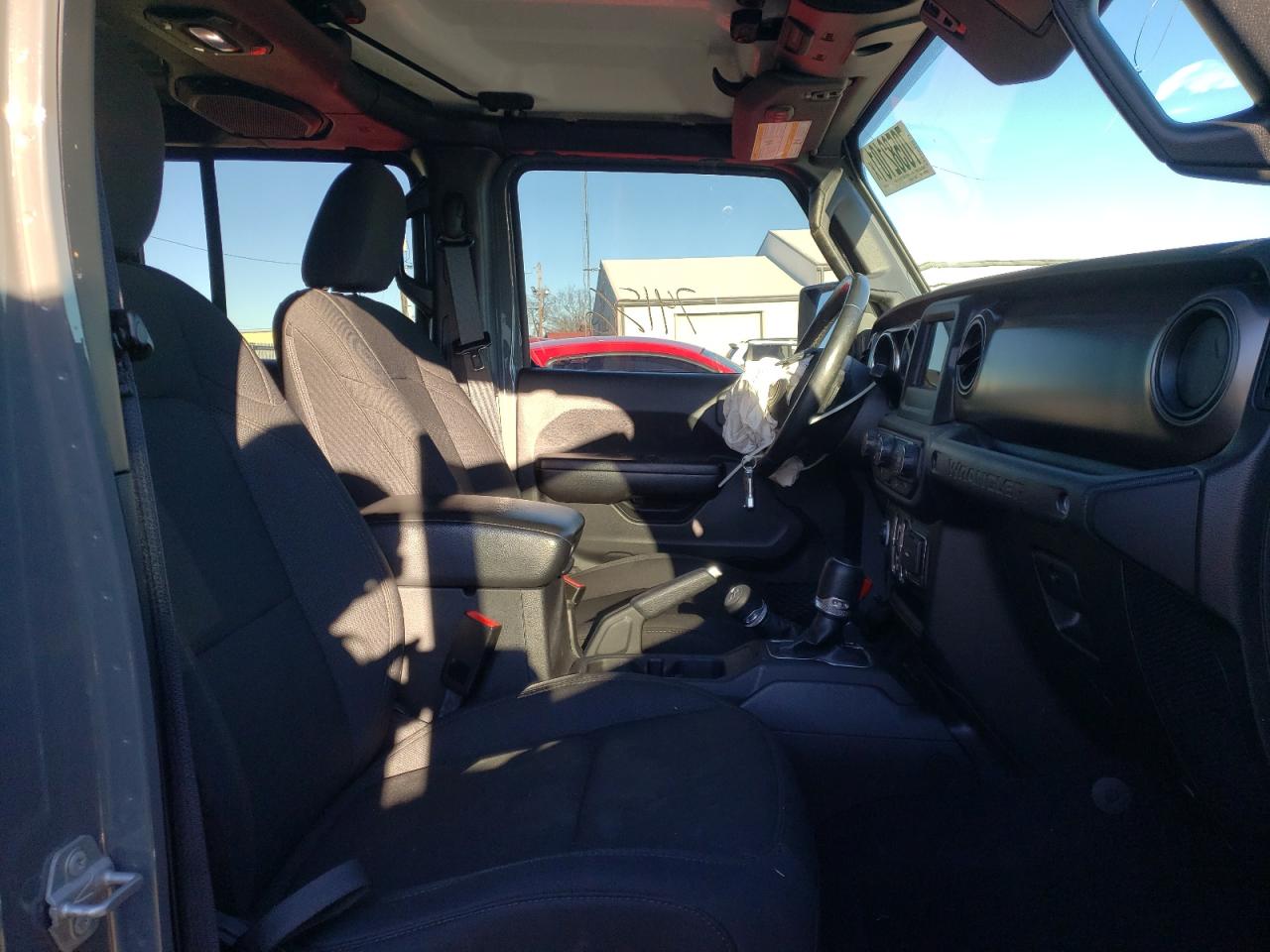Photo 5 from auction – 2018 JEEP WRANGLER U with VIN 1C4HJXDNXJW332041