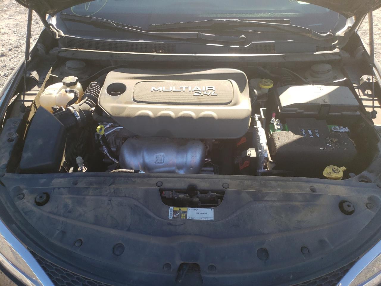 Foto 7 de la subasta – 2017 CHRYSLER 200 LIMITE con VIN 1C3CCCAB7HN502612