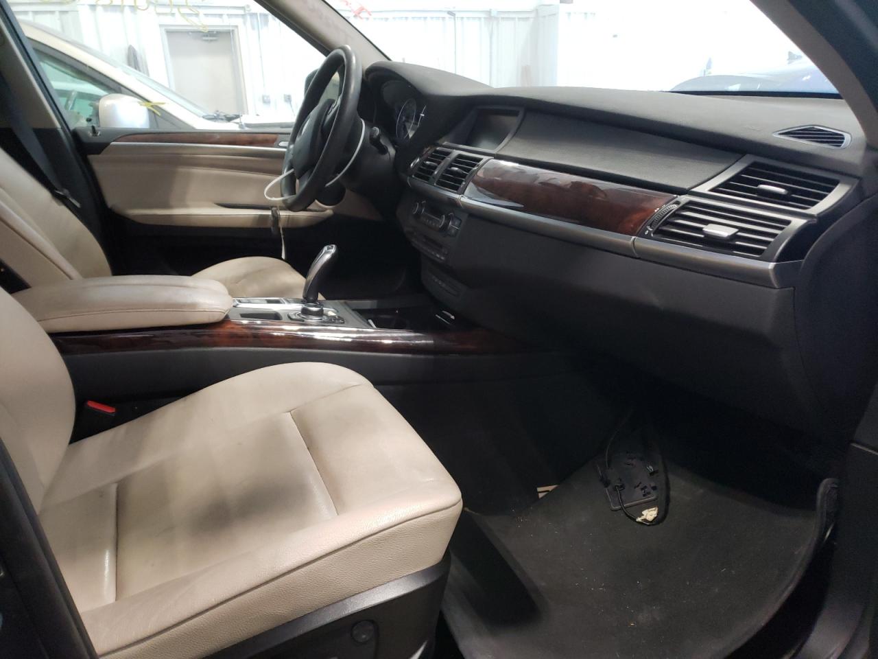 Photo 5 from auction – 2011 BMW X5 XDRIVE3 with VIN 5UXZW0C54BL657963