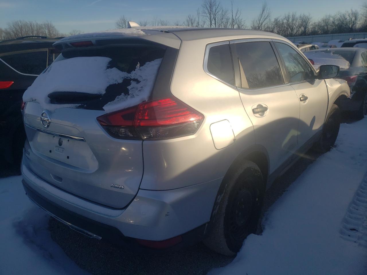 Photo 4 from auction – 2017 NISSAN ROGUE S with VIN KNMAT2MV6HP533924