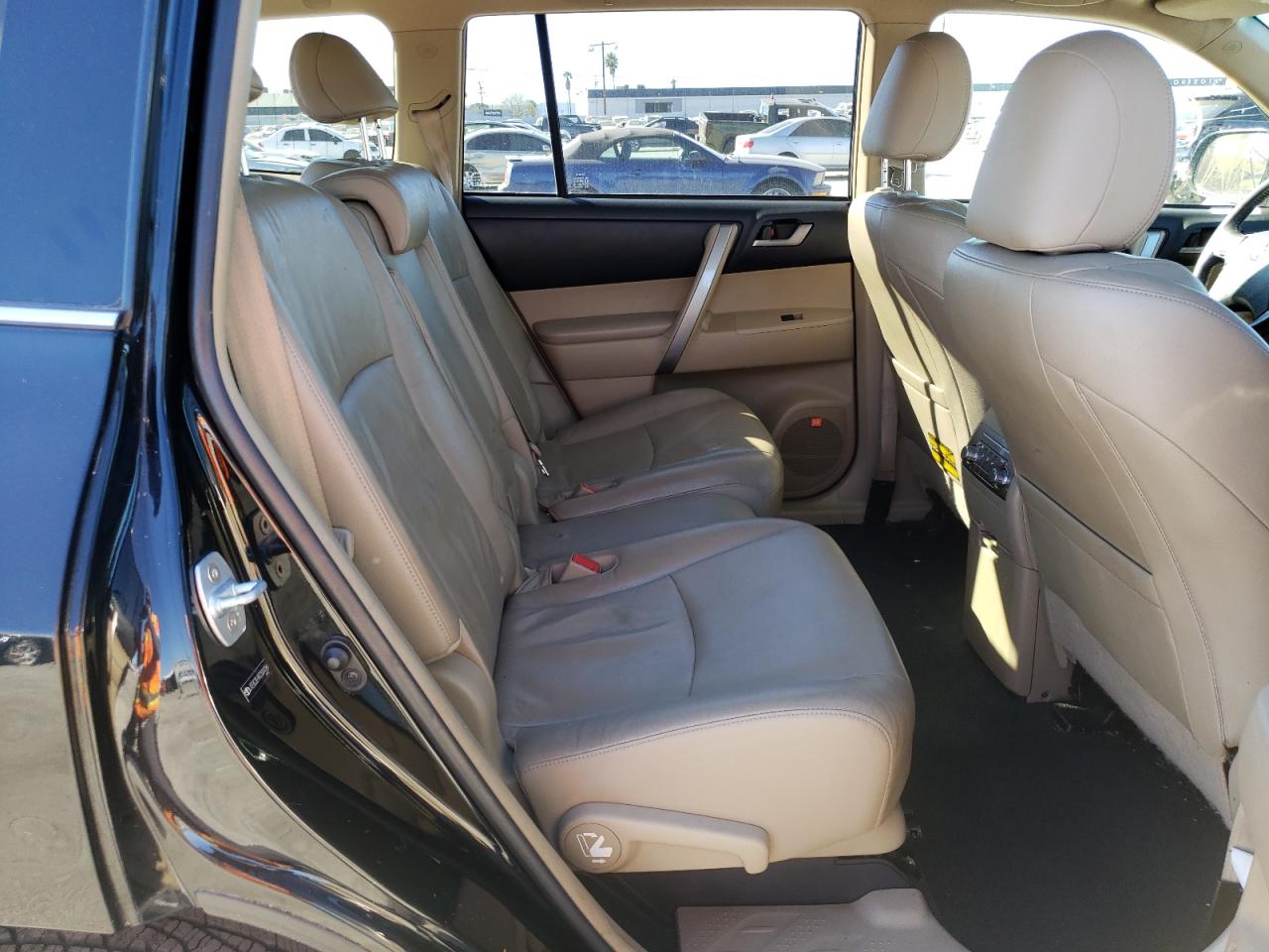 Photo 6 from auction – 2012 TOYOTA HIGHLANDER with VIN JTEBC3EHXC2004366