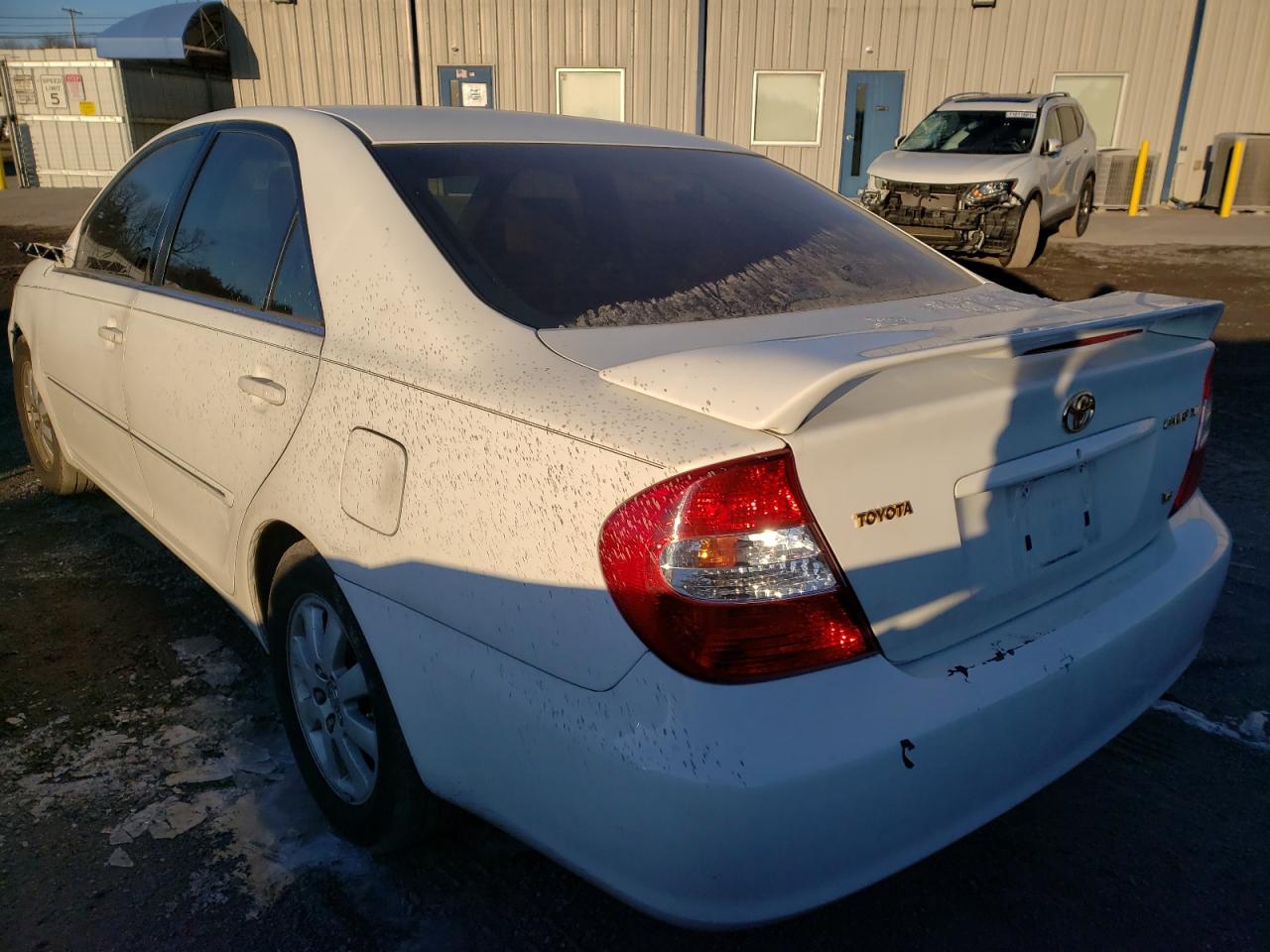 Photo 3 from auction – 2002 TOYOTA CAMRY LE with VIN 4T1BF30K52U024778