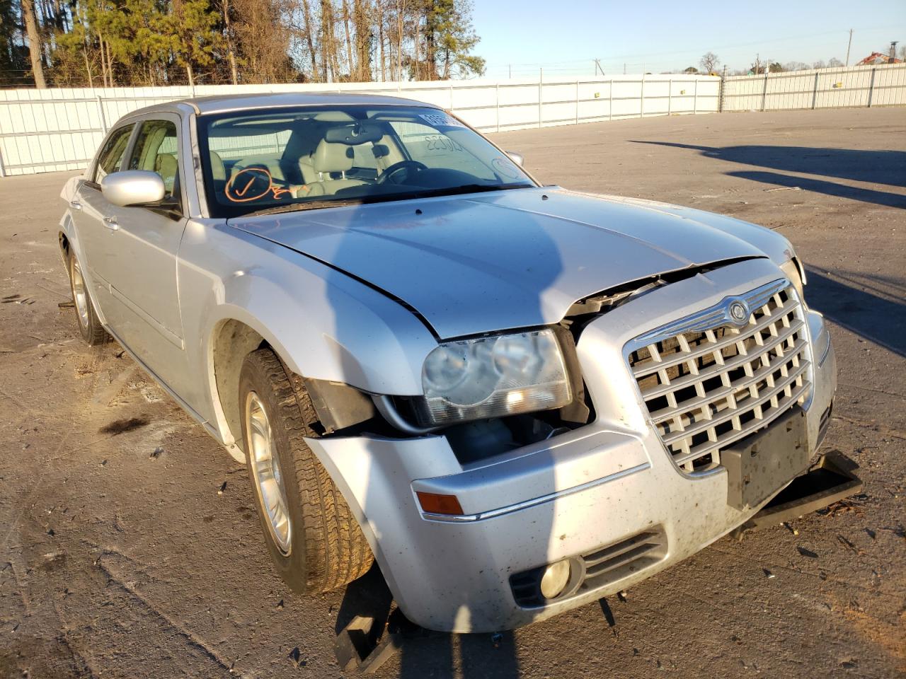Photo 1 from auction – 2005 CHRYSLER 300 TOURIN with VIN 2C3AA53G55H693713