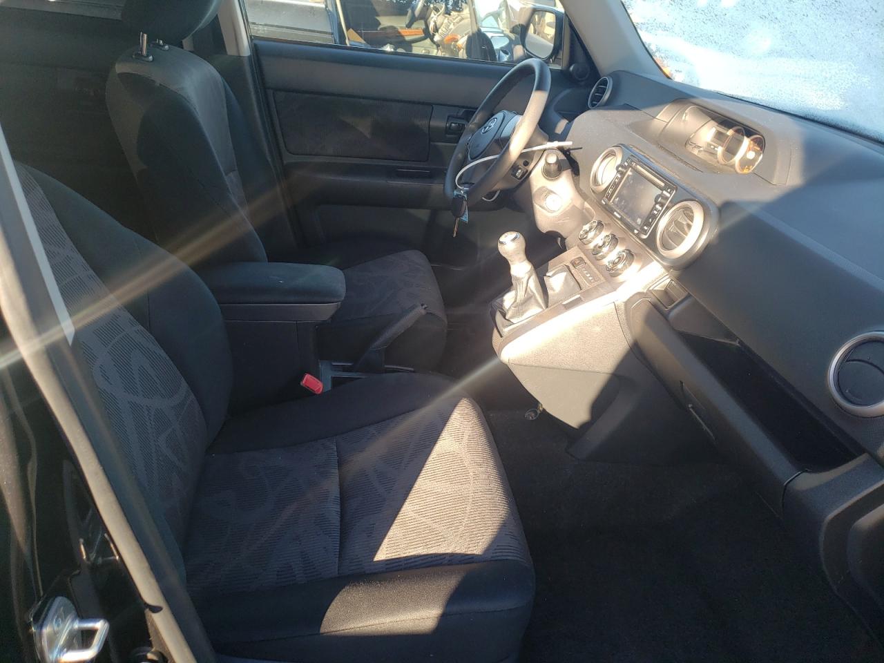 Photo 5 from auction – 2014 TOYOTA SCION XB with VIN JTLZE4FE6EJ065976