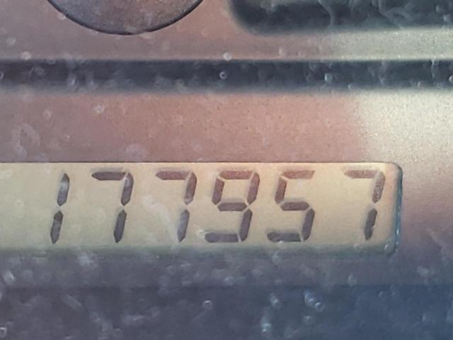 Photo 8 from auction – 2002 TOYOTA CAMRY LE with VIN JTDBE32KX20137153