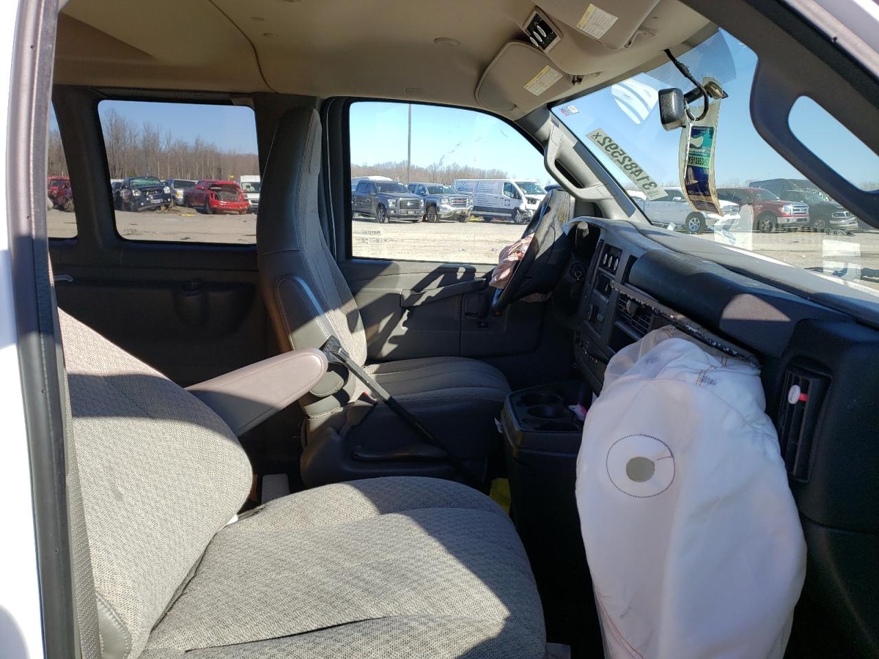 Photo 5 from auction – 2016 CHEVROLET EXPRESS G3 with VIN 1GAZGPFGXG1250407