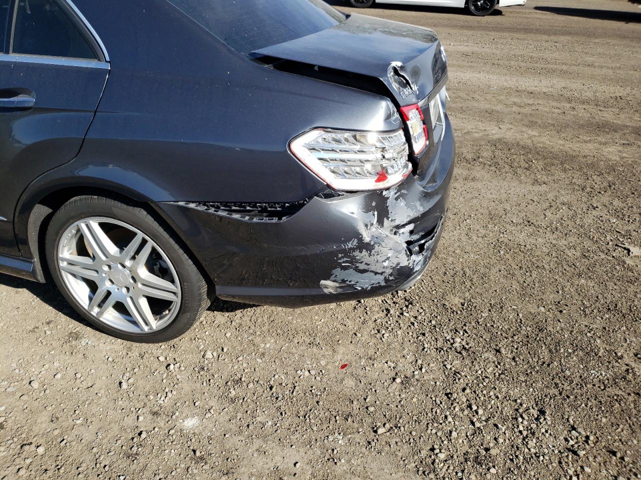 Photo 9 from auction – 2010 MERCEDES-BENZ E 350 with VIN WDDHF5GBXAA102462