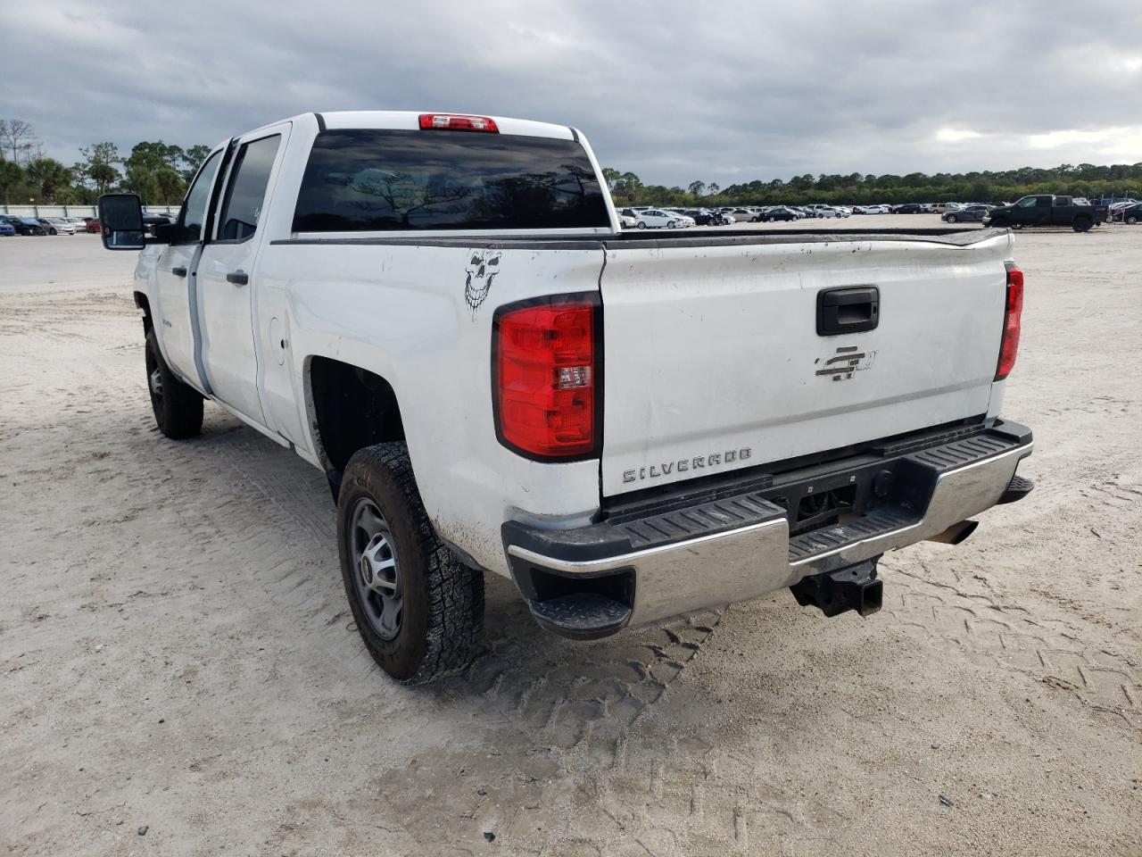 Photo 3 from auction – 2019 CHEVROLET SILVERADO with VIN 1GC1KREGXKF109753