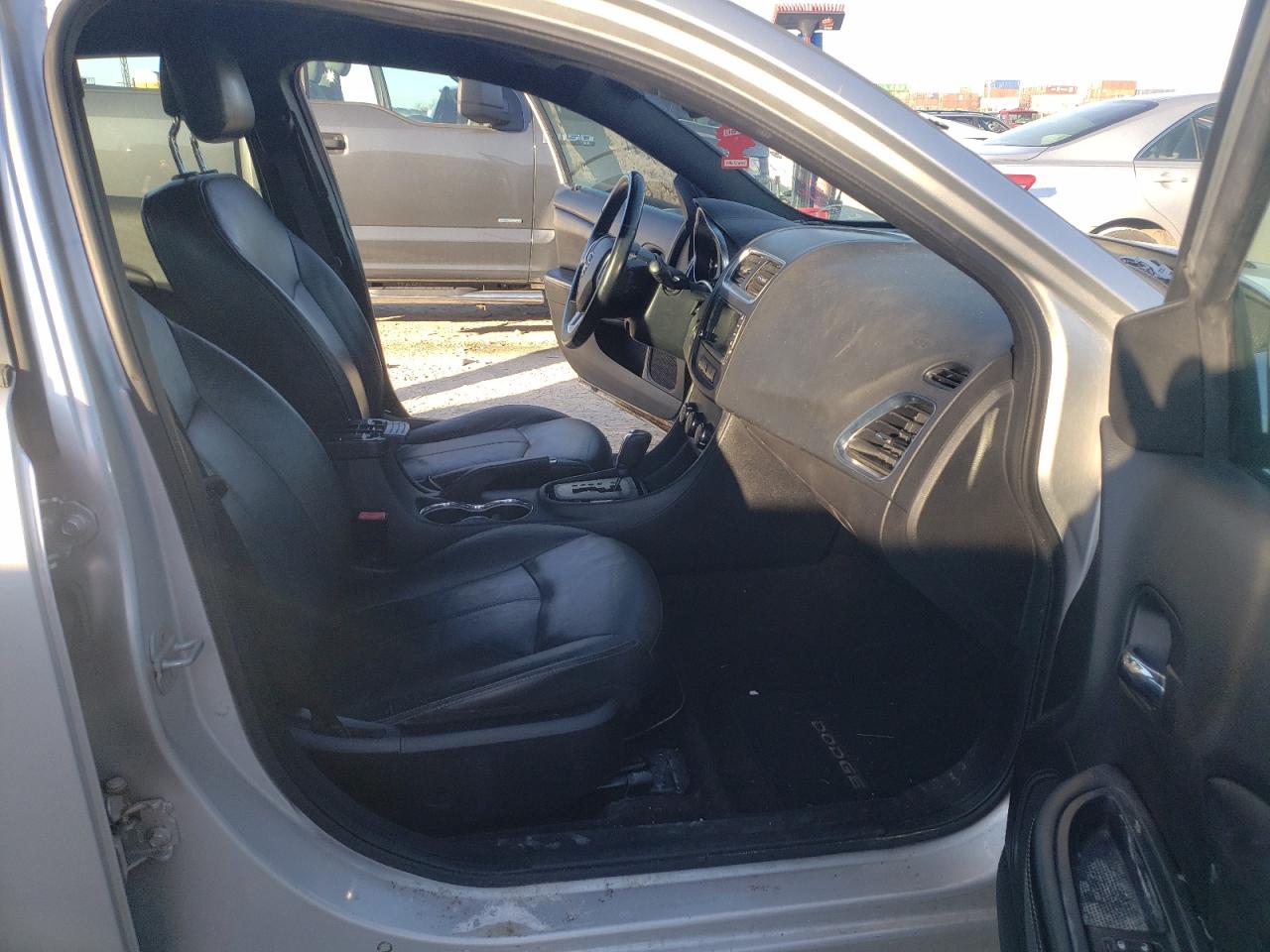 Photo 5 from auction – 2011 DODGE AVENGER LU with VIN 1B3BD2FG4BN572290