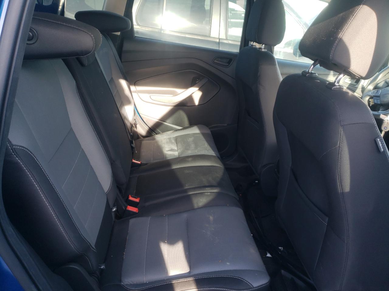 Photo 6 from auction – 2017 FORD ESCAPE S with VIN 1FMCU0F70HUE52312