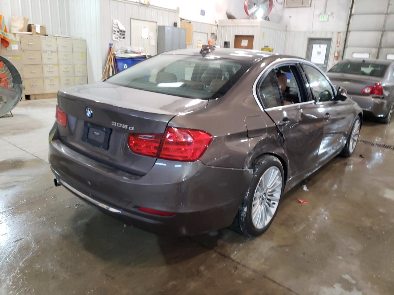 Photo 4 from auction – 2014 BMW 328 D with VIN WBA3D3C53EK154933