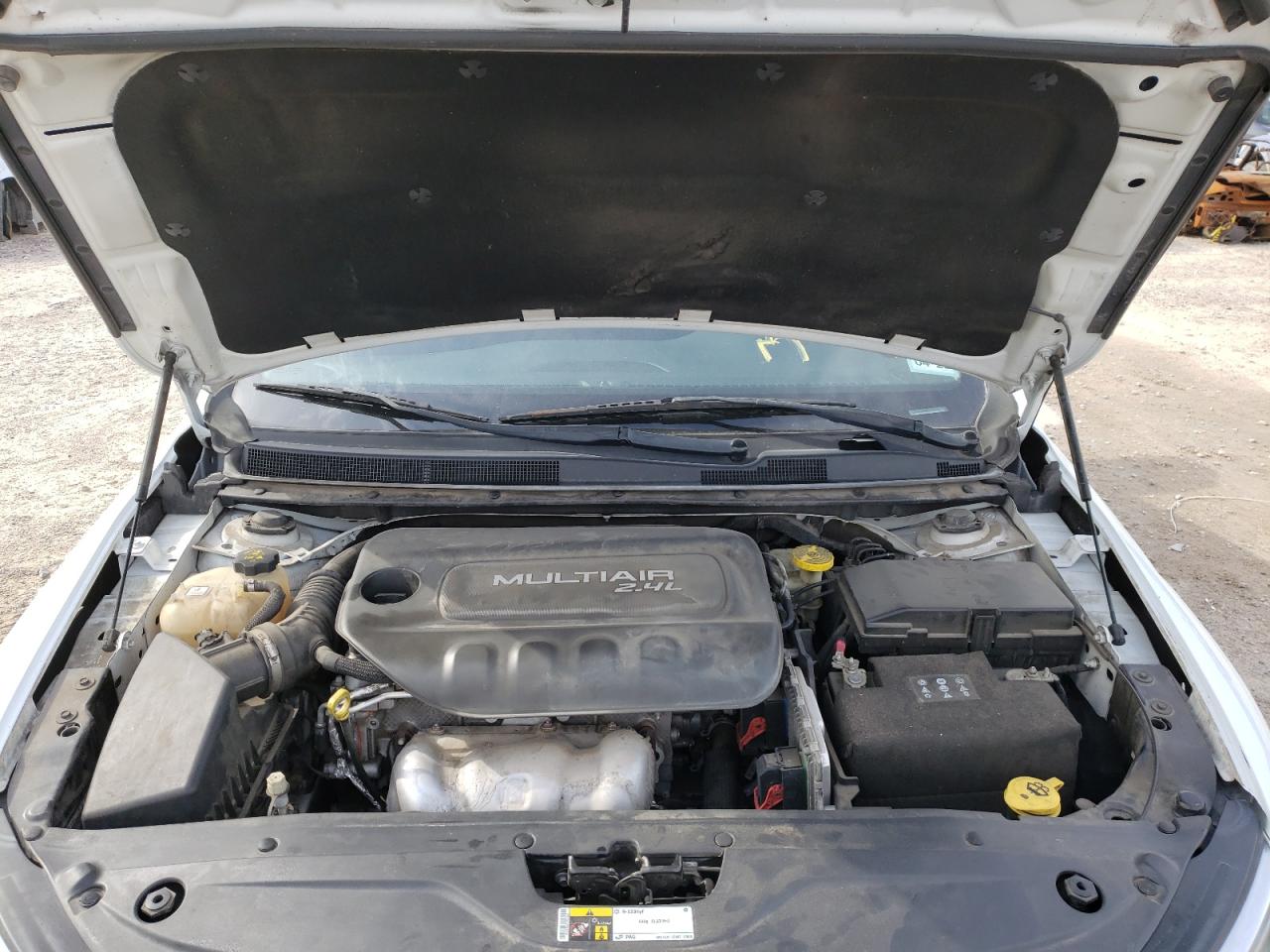 Photo 7 from auction – 2015 CHRYSLER 200 LIMITE with VIN 1C3CCCAB0FN562888