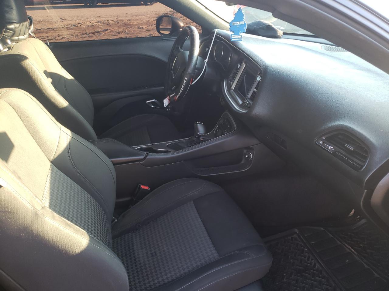Photo 5 from auction – 2019 DODGE CHALLENGER with VIN 2C3CDZAG1KH500530