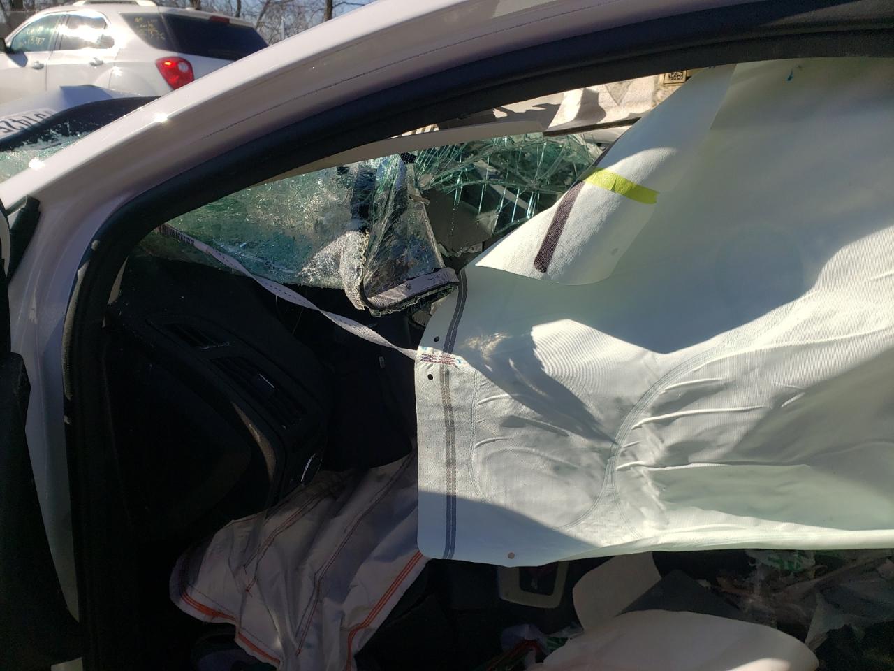 Photo 8 from auction – 2014 FORD FOCUS SE with VIN 1FADP3K22EL383139