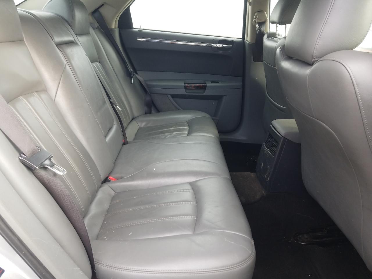 Photo 6 from auction – 2005 CHRYSLER 300C with VIN 2C3AA63HX5H140151