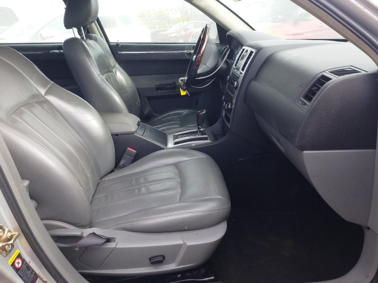 Photo 5 from auction – 2005 CHRYSLER 300C with VIN 2C3AA63HX5H140151