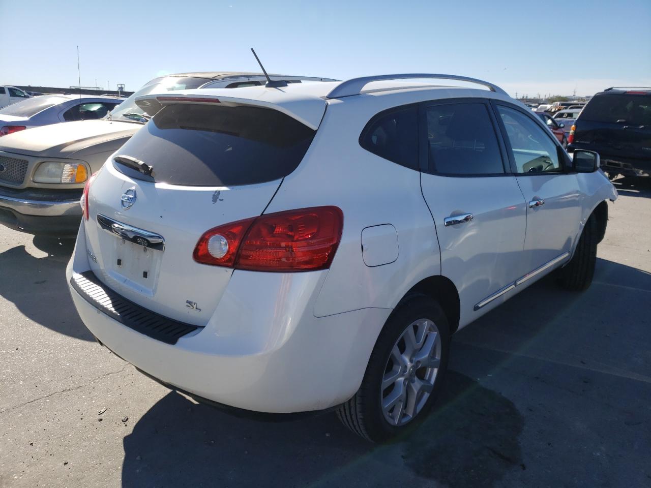 Photo 4 from auction – 2011 NISSAN ROGUE S with VIN JN8AS5MT2BW175841