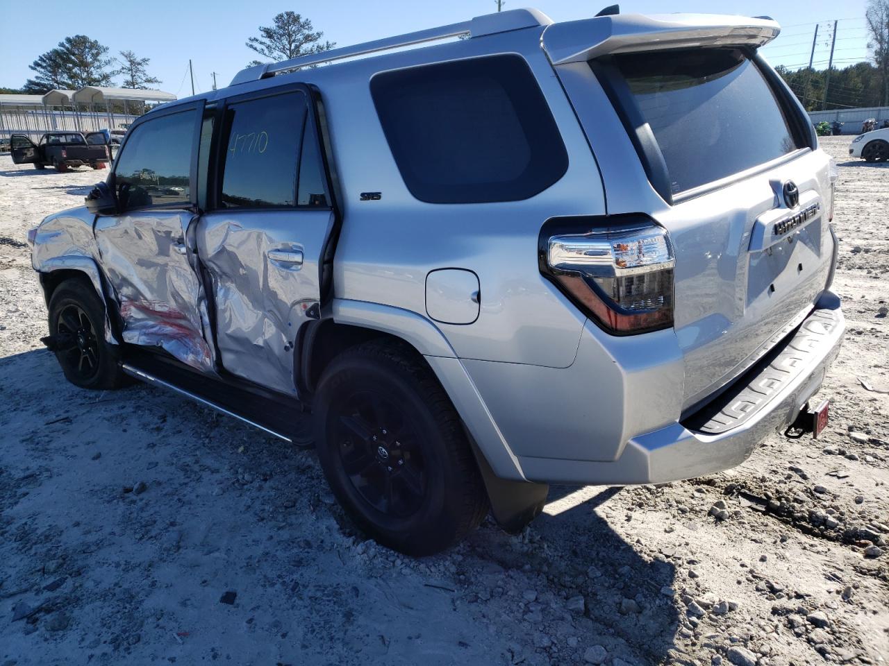 Photo 3 from auction – 2018 TOYOTA 4RUNNER SR with VIN JTEZU5JR5J5171252