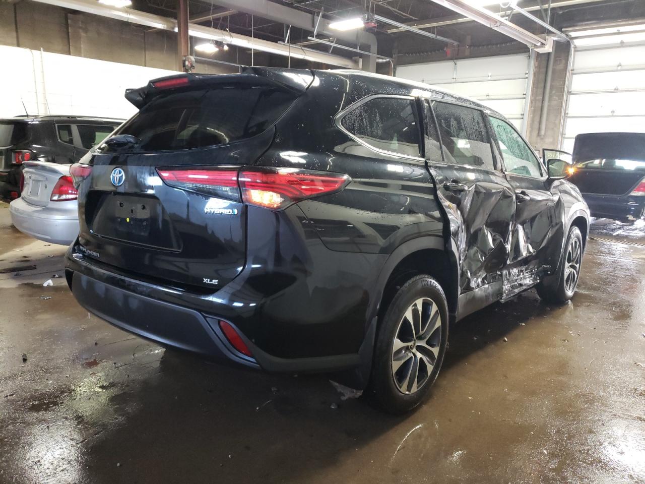Photo 4 from auction – 2020 TOYOTA HIGHLANDER with VIN 5TDHBRCH7LS504243