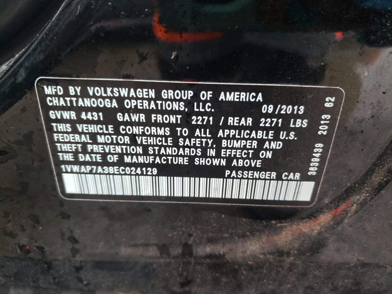 Photo 10 from auction – 2014 VOLKSWAGEN PASSAT S with VIN 1VWAP7A38EC024129