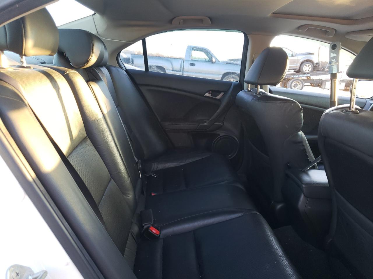 Photo 6 from auction – 2010 ACURA TSX with VIN JH4CU2F65AC000857