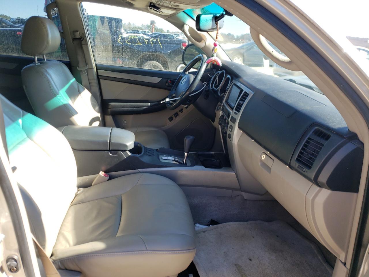 Photo 5 from auction – 2004 TOYOTA 4RUNNER SR with VIN JTEZU14R340033568